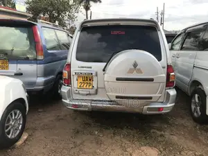 Mitsubishi Pajero 1999 Silver
