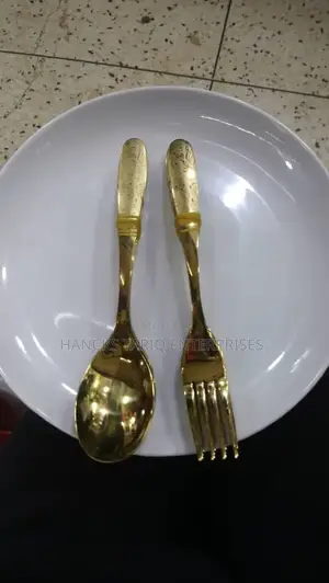 Elegant Gold-finish Embossed Cutlery Set