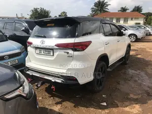 Toyota Fortuner 2015 White