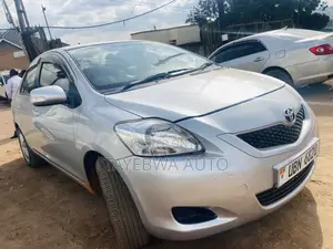 Toyota Belta 2008 Silver