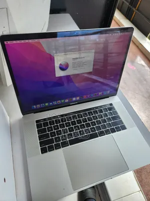 Laptop Apple MacBook Pro 2017 16GB Intel Core i5 SSD 512GB