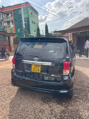 Toyota Corolla Rumion 2010 Black