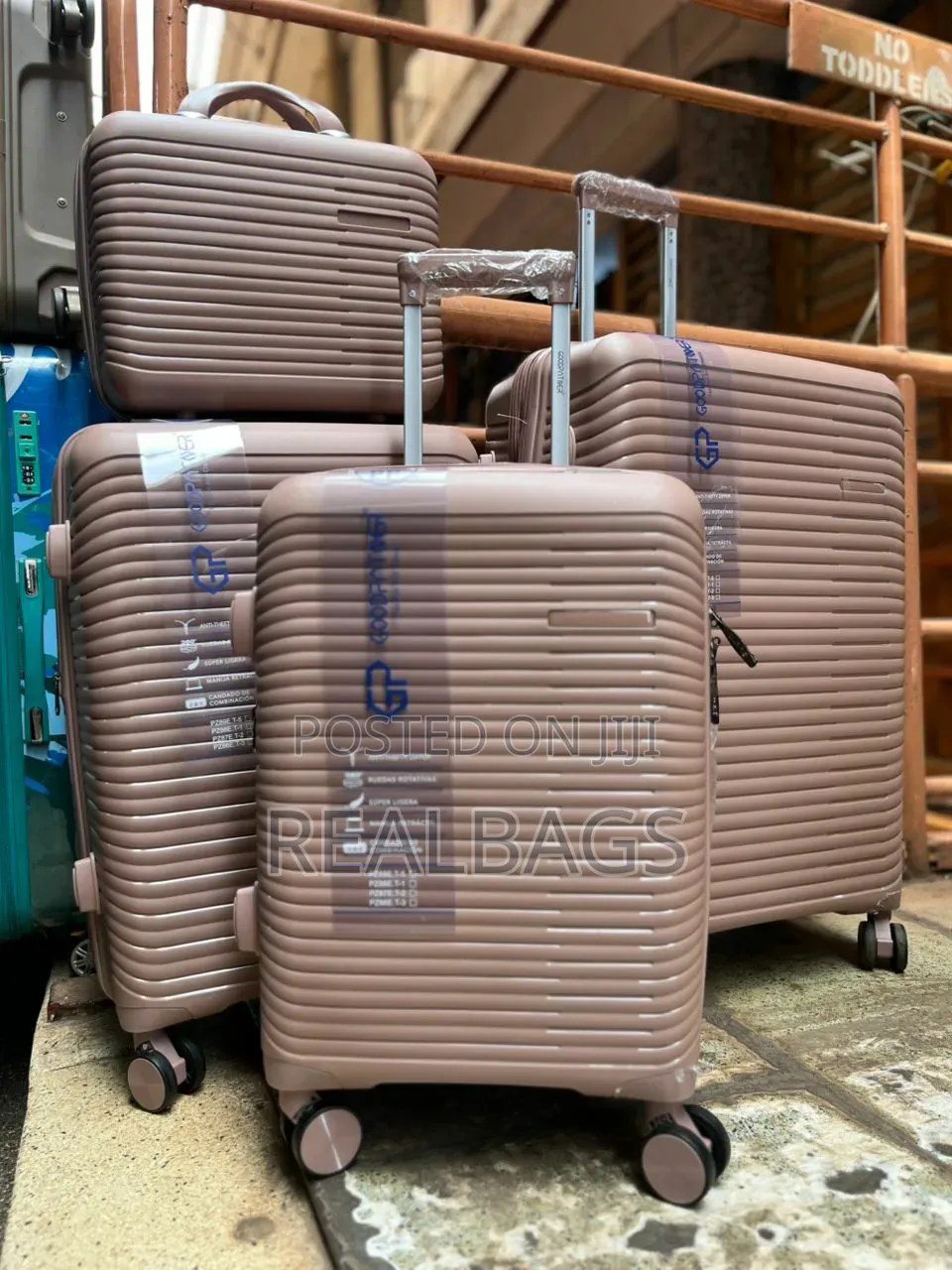 Good Patner Suitcase Rubber