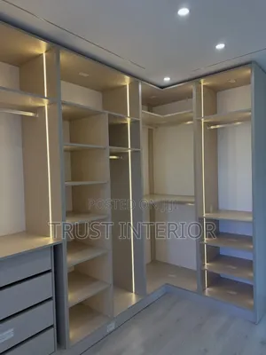 Closet Installed Lubugumu