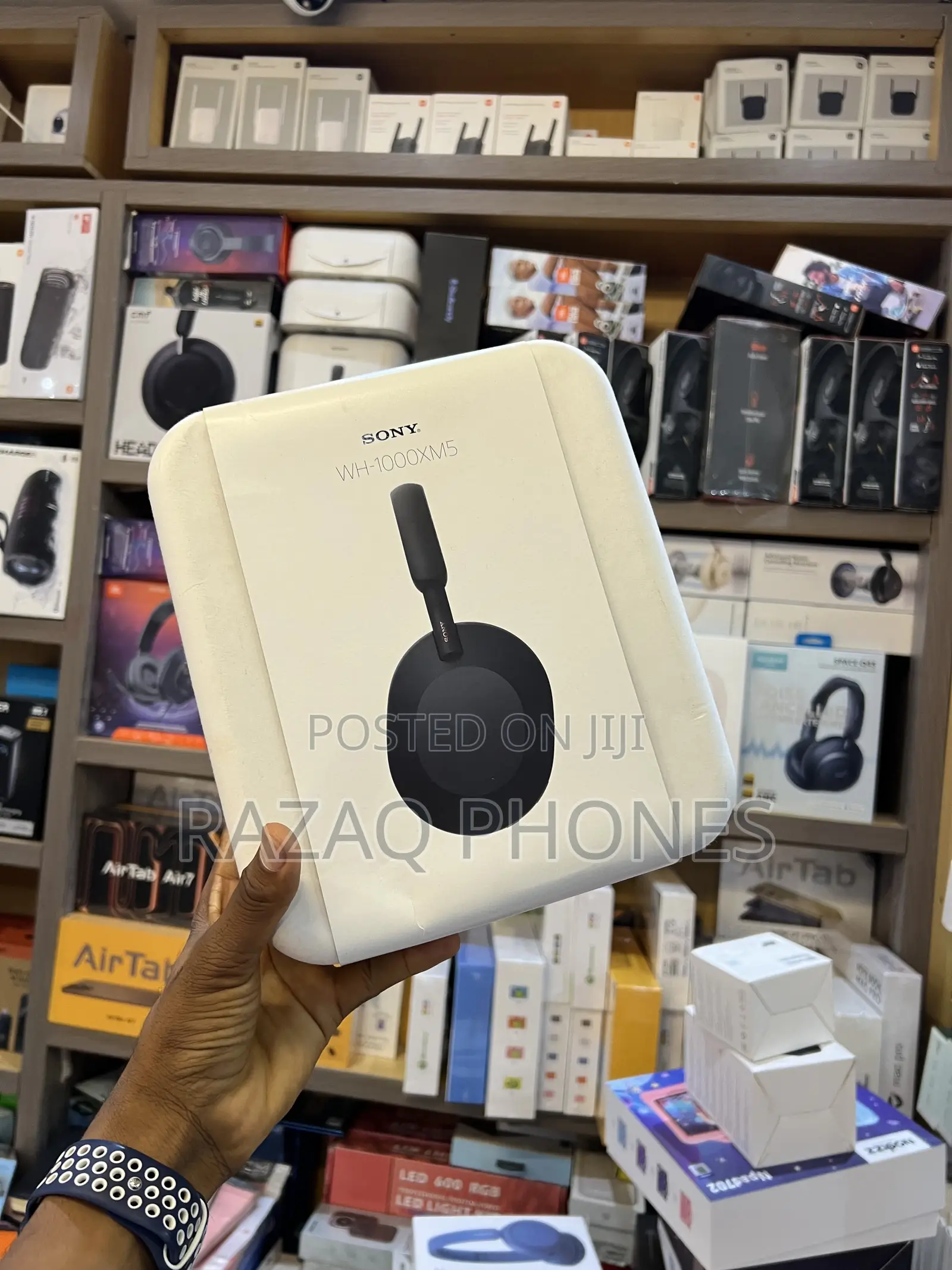 Sony. Wh-1000xm5