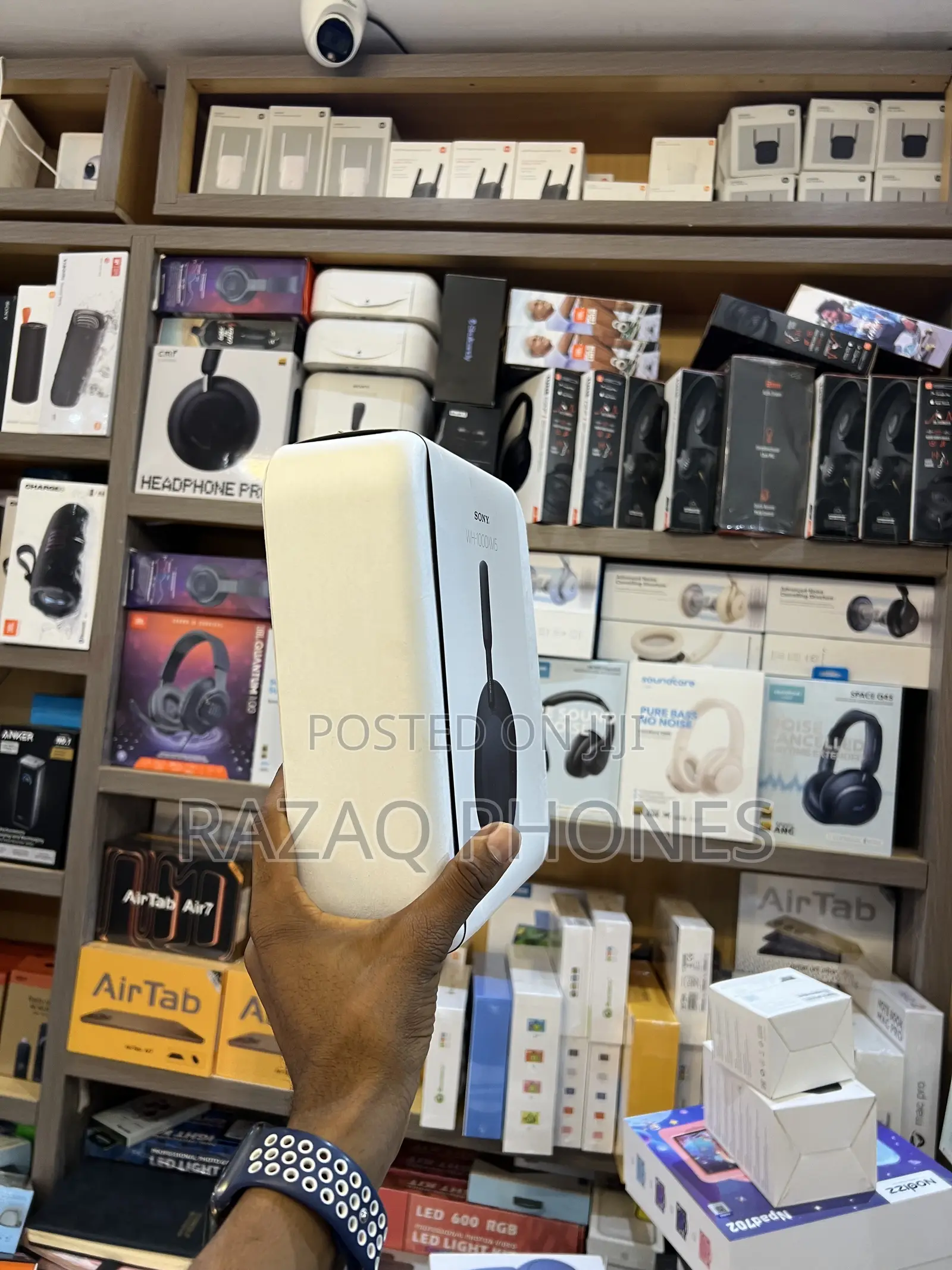Sony. Wh-1000xm5