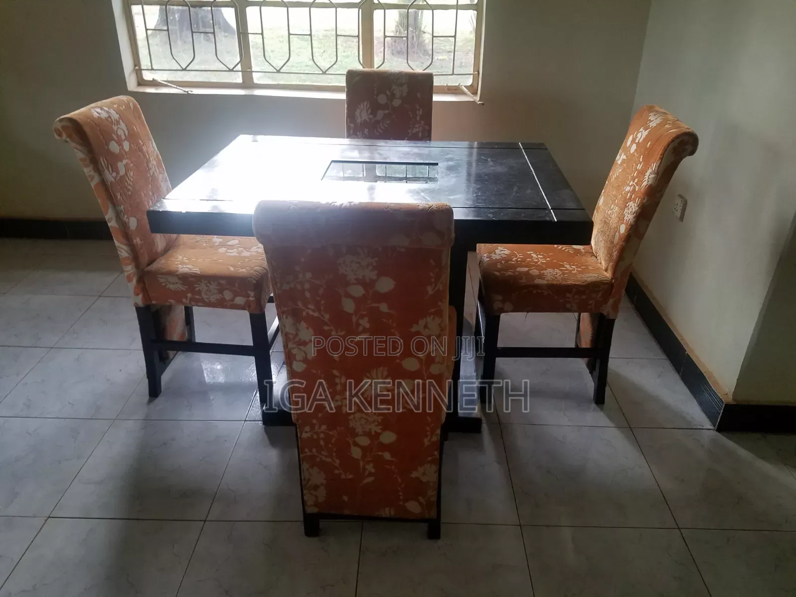 4 Seat Dinning