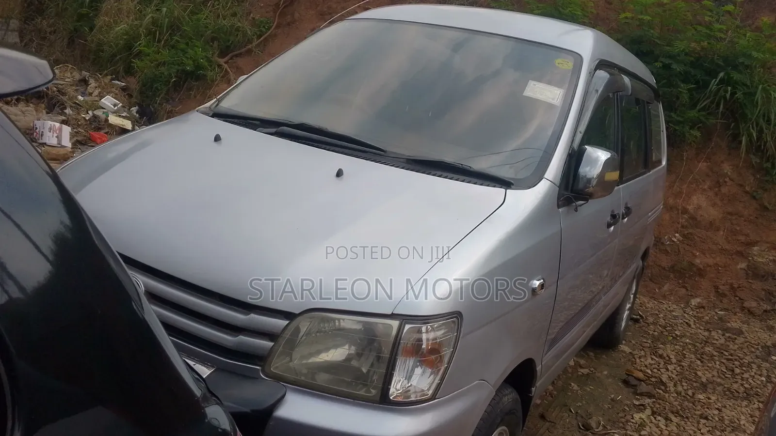 Toyota Noah 2.0 FWD (8 Seater) 2001 Silver