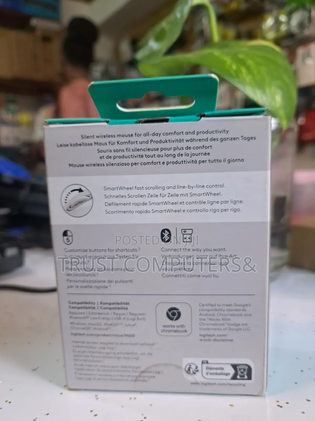 Logitech Signature M650 Bluetooth Mouse