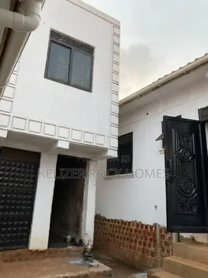 3bdrm Mansion in Kelizer Estates, Gombe for sale