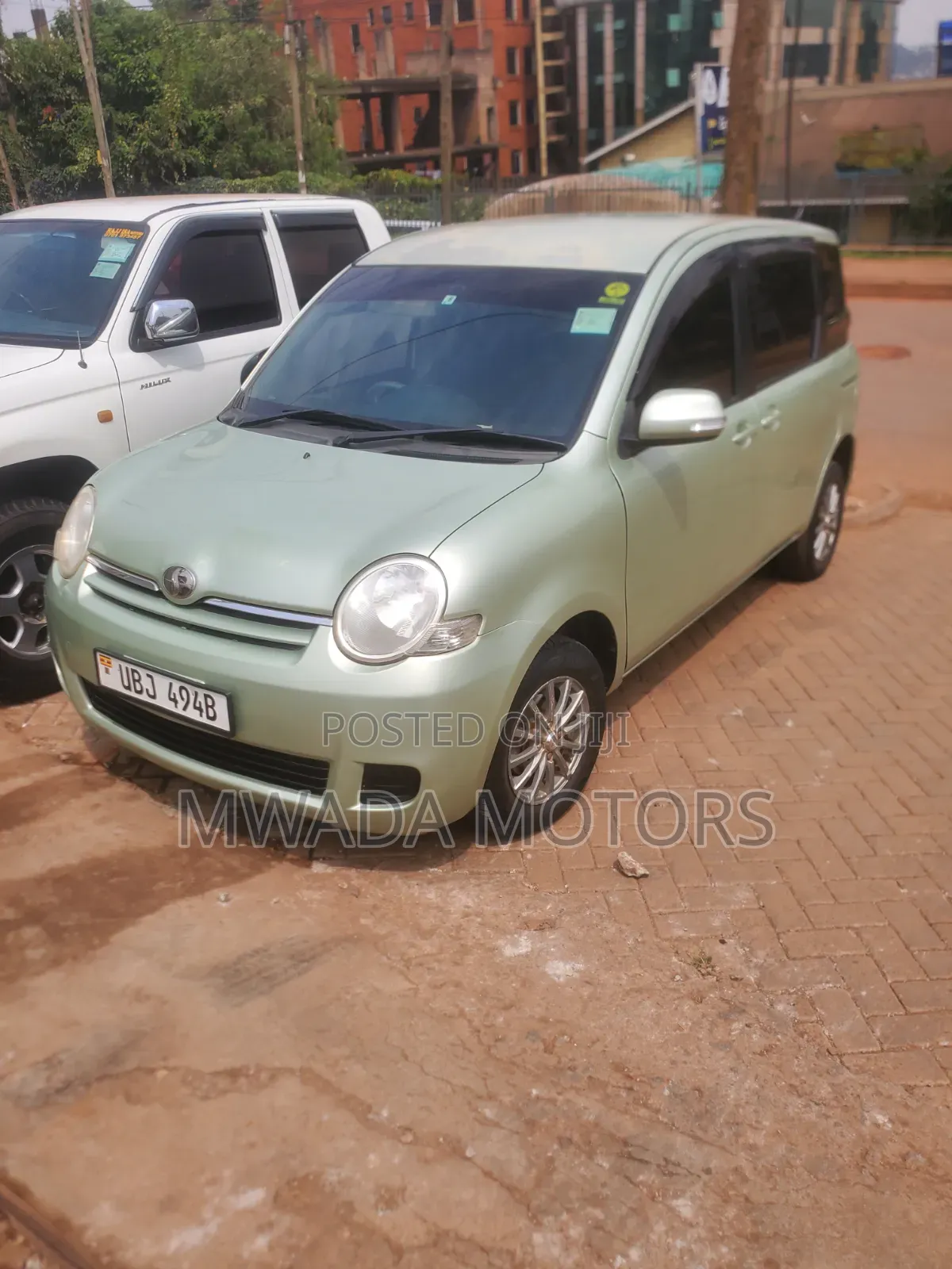 Toyota Sienta 2008 Green