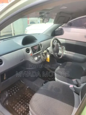 Toyota Sienta 2008 Green