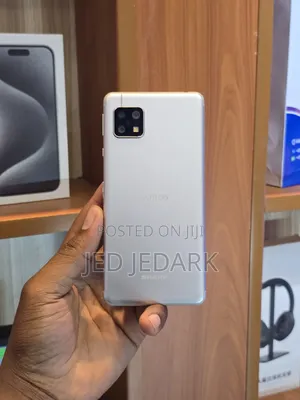 Sharp Aquos sense5G 64 GB Silver