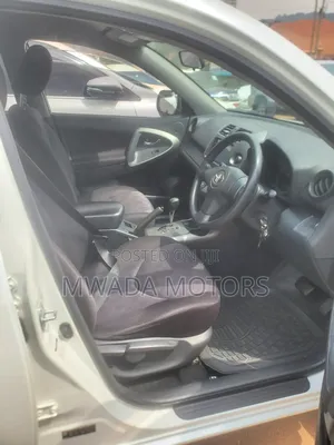 Toyota RAV4 2010 White