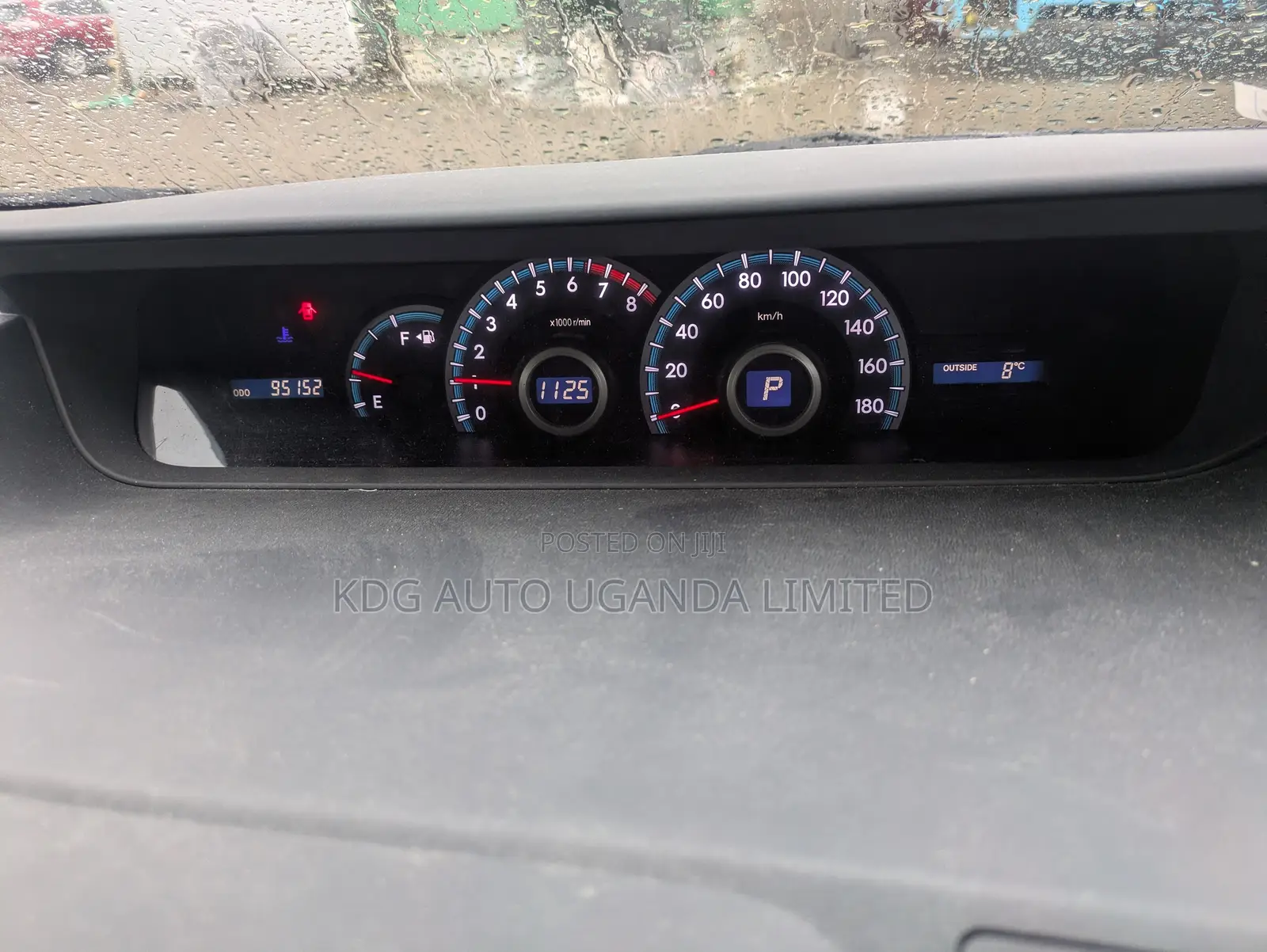 Toyota Noah 2.0 143hp FWD (8 Seater) 2011 Gray