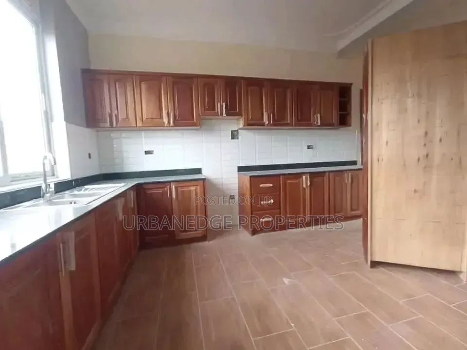 3bdrm Apartment in Lubowa, Central Division for rent