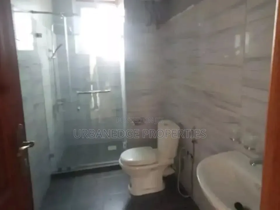 3bdrm Apartment in Lubowa, Central Division for rent