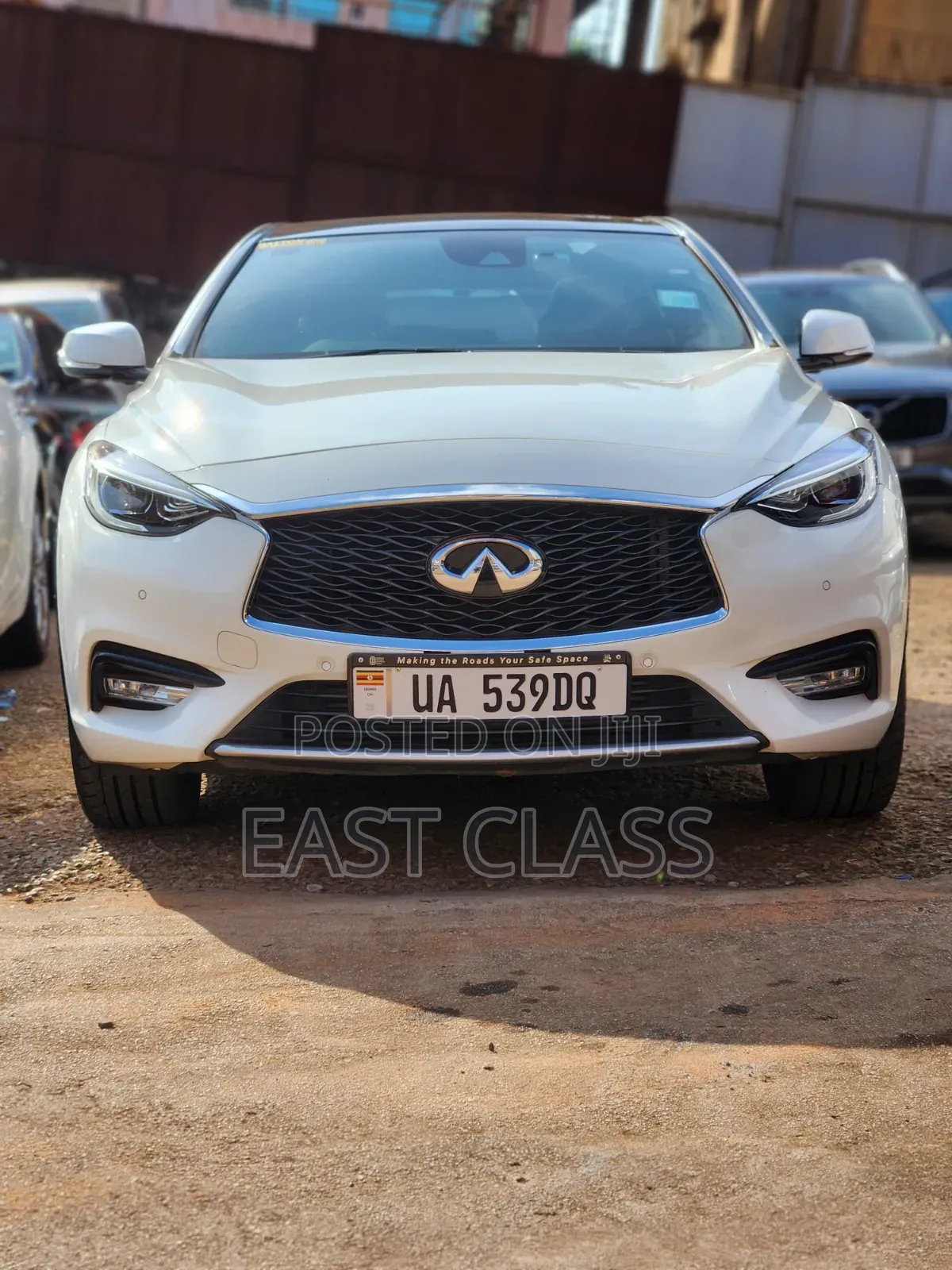 Infiniti Q30 2017 White