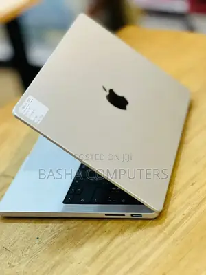 New Apple MacBook Pro 2023 M3 Pro 8GB Apple M3 Pro SSHD+SSD 512GB
