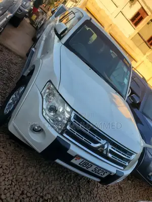 Mitsubishi Pajero 2010 White