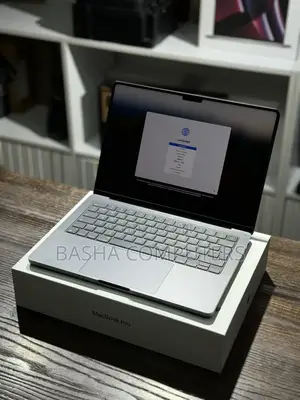 New Laptop Apple MacBook Pro 2023 M3 Pro 18GB Apple M3 Pro SSD 512GB