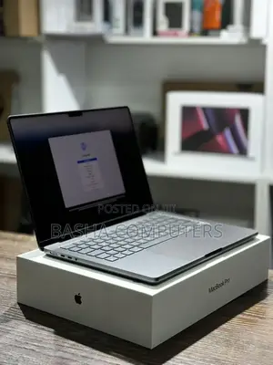 New Laptop Apple MacBook Pro 2023 M3 Pro 18GB Apple M3 Pro SSD 512GB