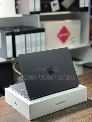 New Laptop Apple MacBook Pro 2023 M3 Pro 18GB Apple M3 Pro SSD 512GB