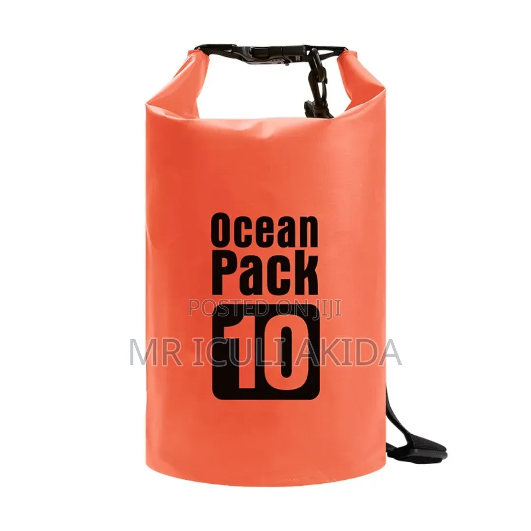 10ltr Waterproof Dry Roll Top Bags WTH Shoulder Strap Fr Easy Carrying