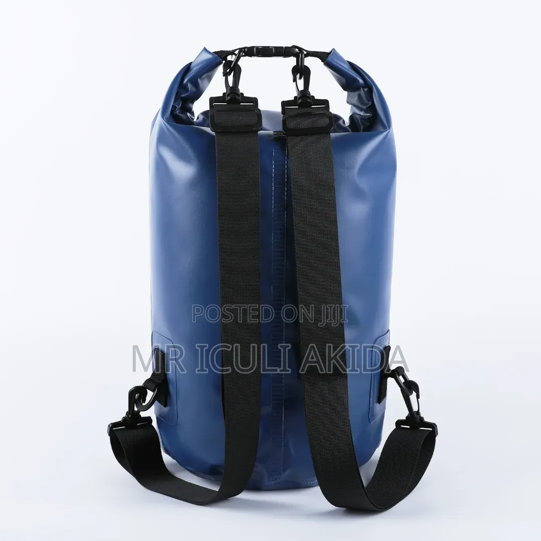 15ltr Waterproof Dry Roll Top Bags WTH Shoulder Strap Fr Easy Carrying