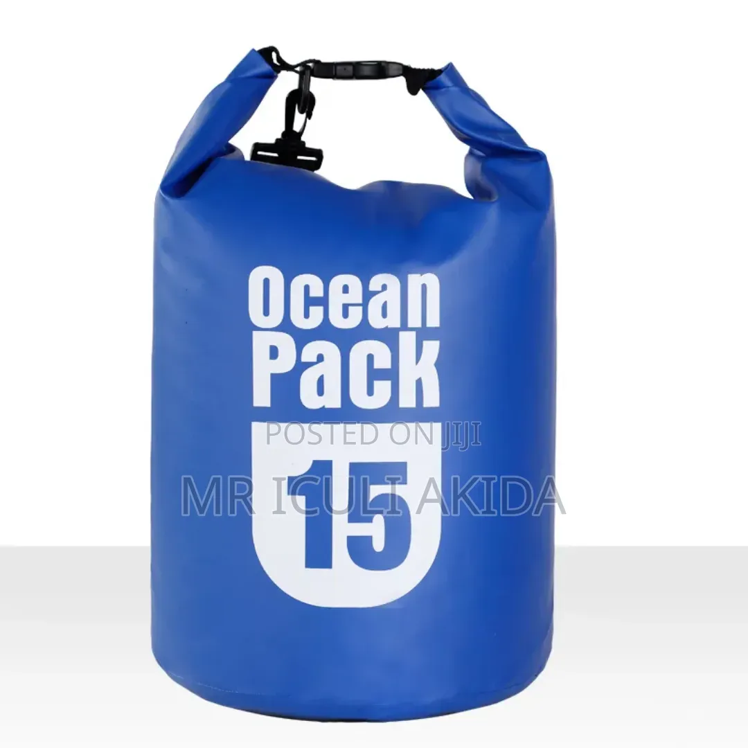15ltr Waterproof Dry Roll Top Bags WTH Shoulder Strap Fr Easy Carrying
