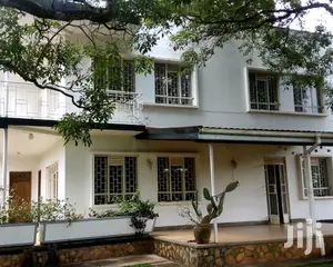 4bedrooms House Is Available for Rent in Kololo