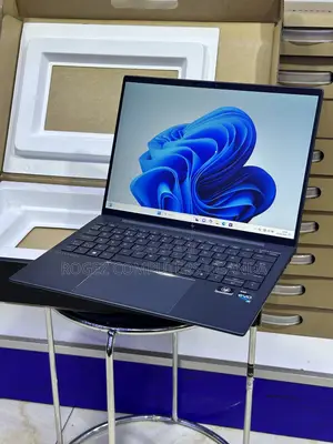 New Laptop HP Elite Dragonfly G3 32GB Intel Core i7 SSD 512GB