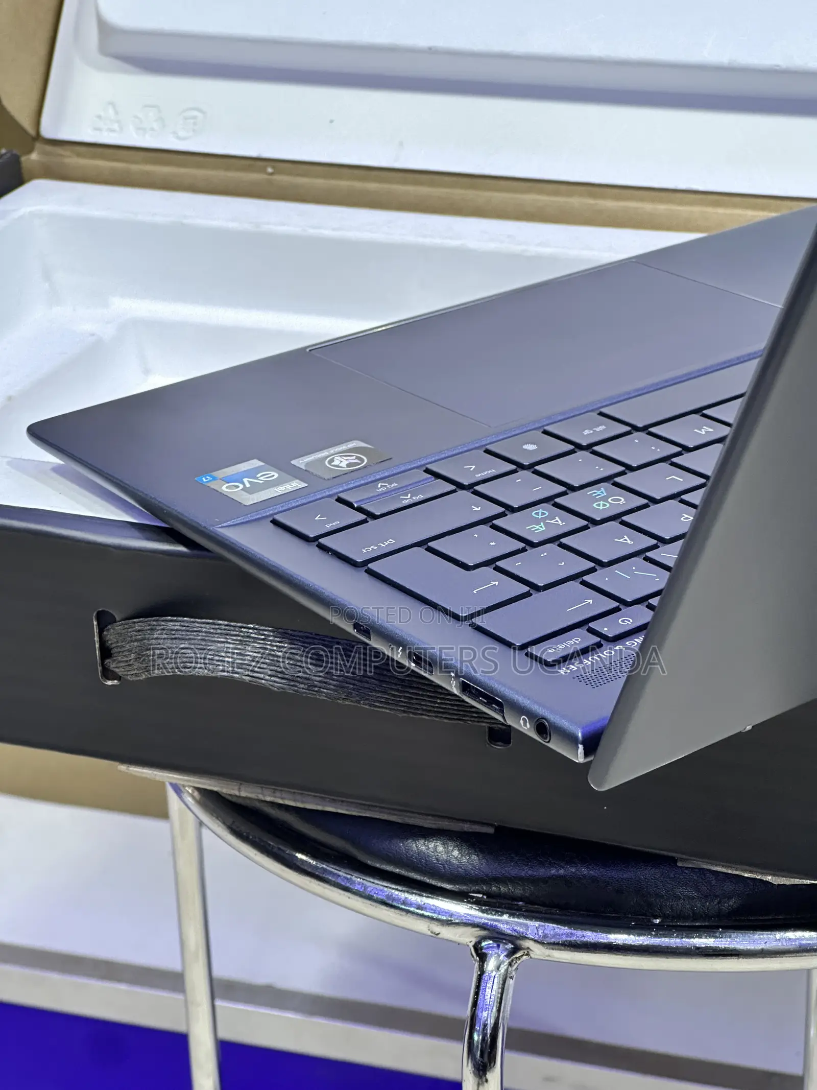 New Laptop HP Elite Dragonfly G3 32GB Intel Core i7 SSD 512GB