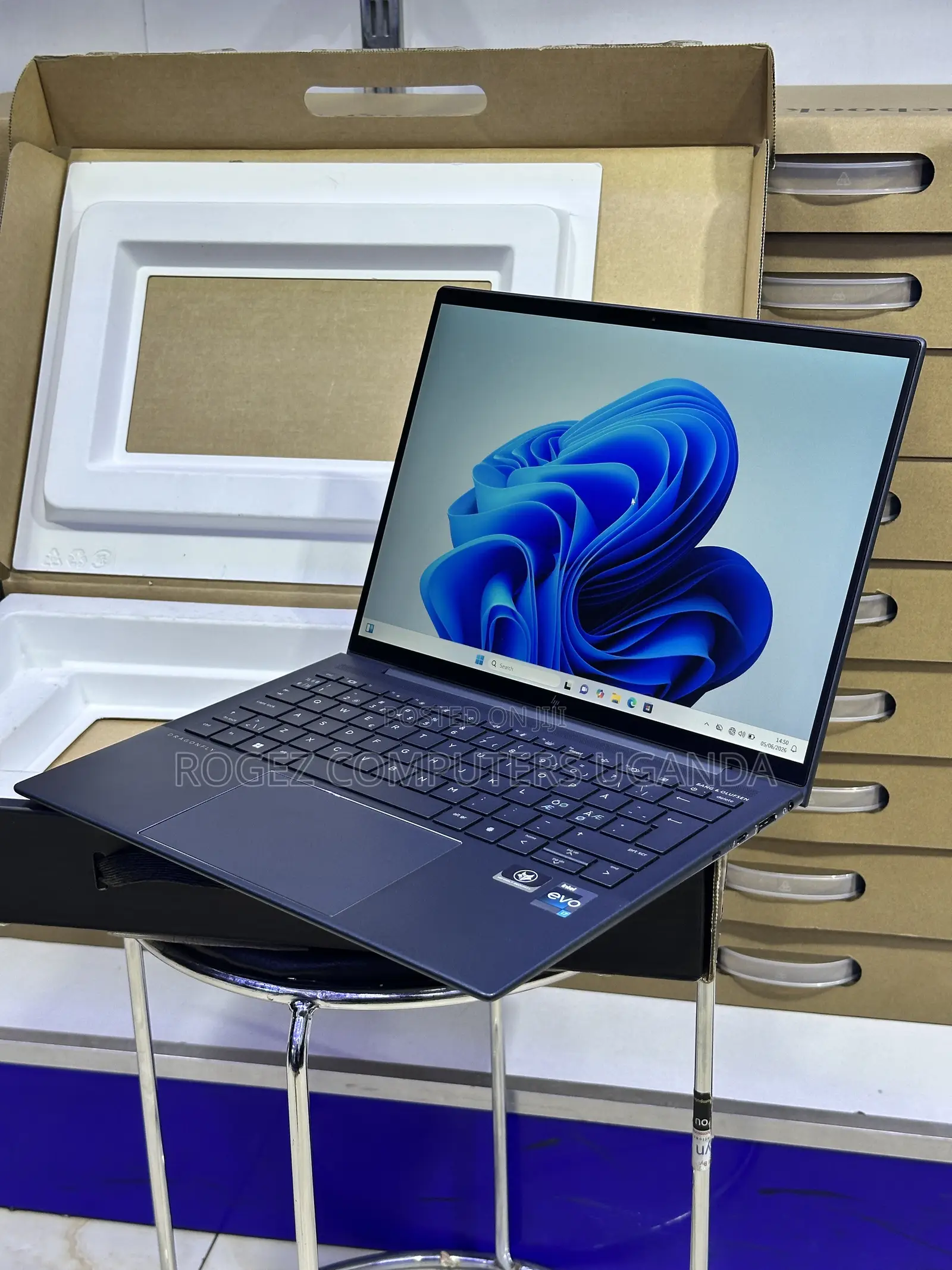 New Laptop HP Elite Dragonfly G3 32GB Intel Core i7 SSD 512GB