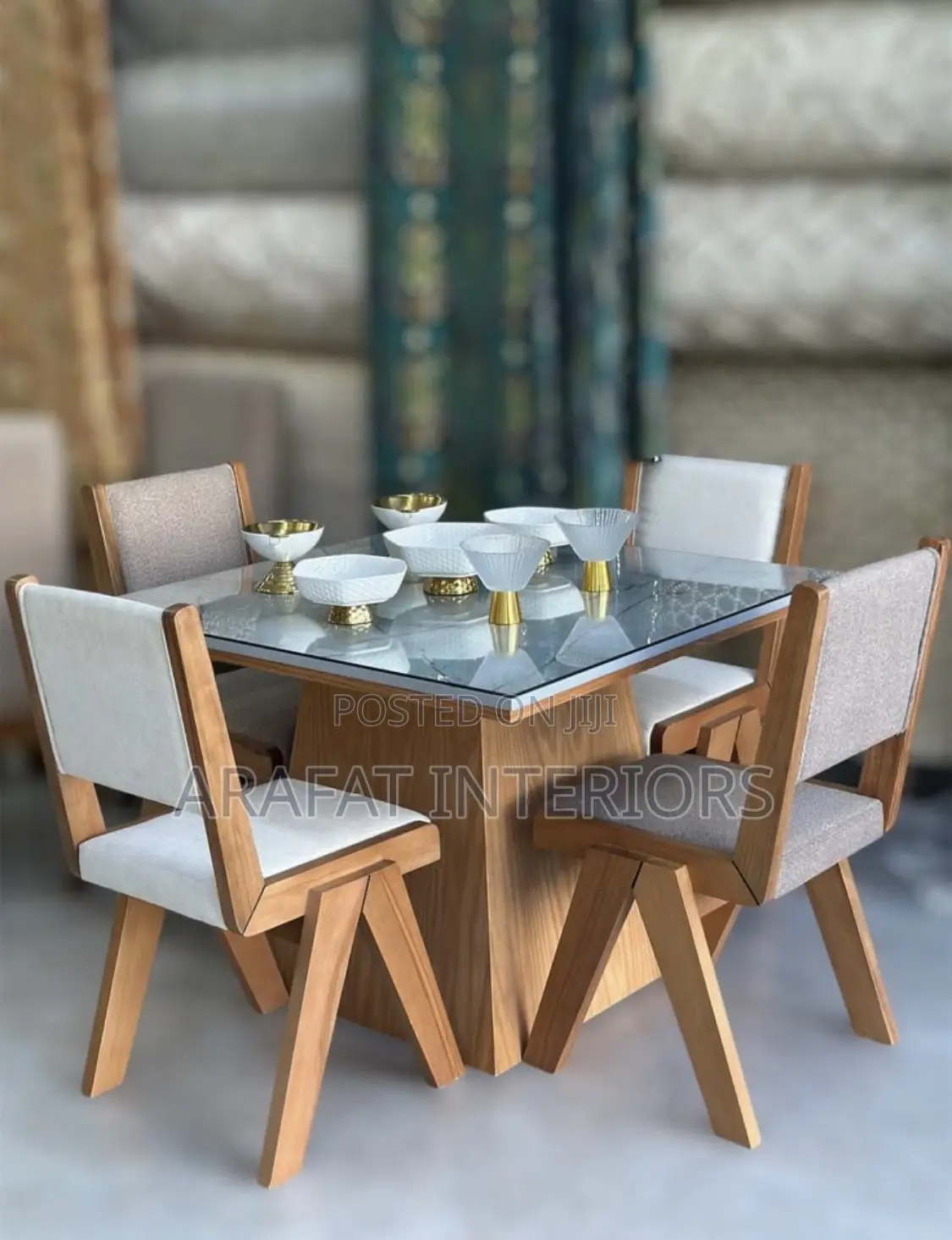 Premium 4-seater Light Wood Dining Table