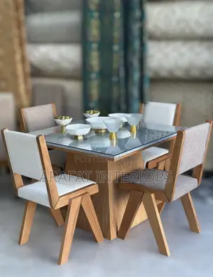 Premium 4-seater Light Wood Dining Table