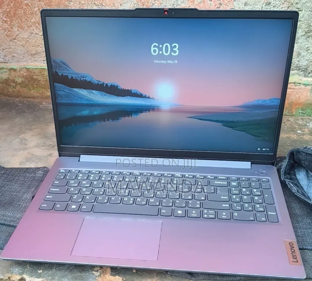 Laptop Lenovo 8GB HDD+SSD 128GB