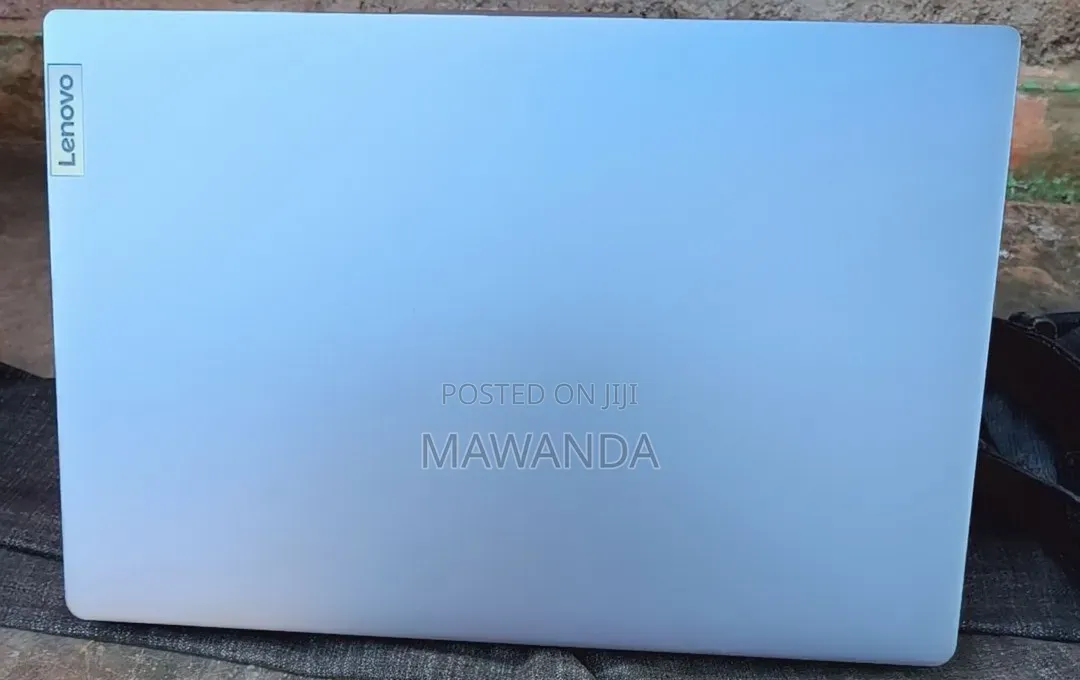 Laptop Lenovo 8GB HDD+SSD 128GB