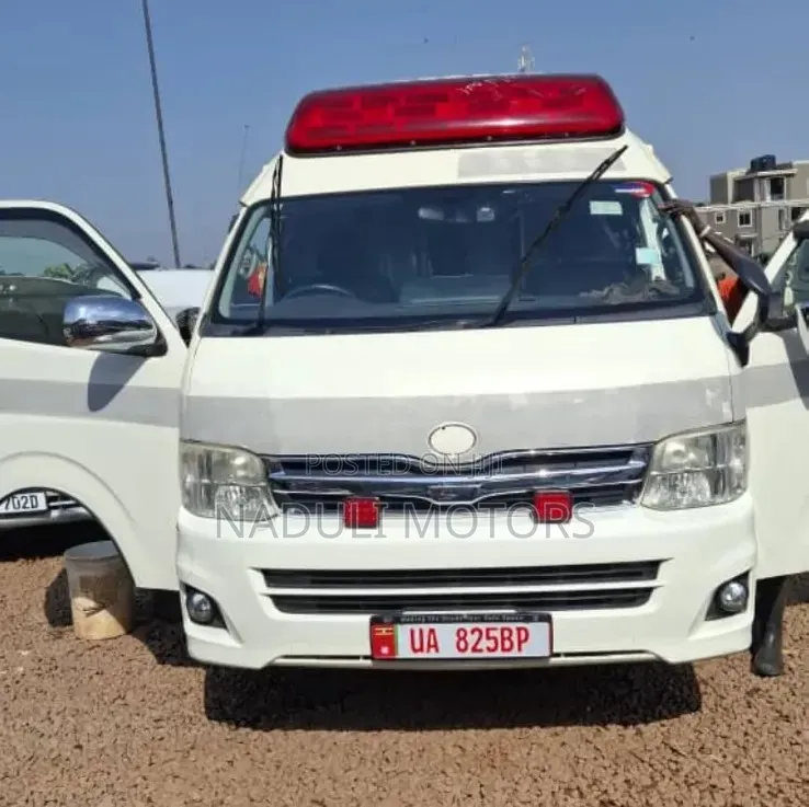 Toyota Grand HiAce 2012 White