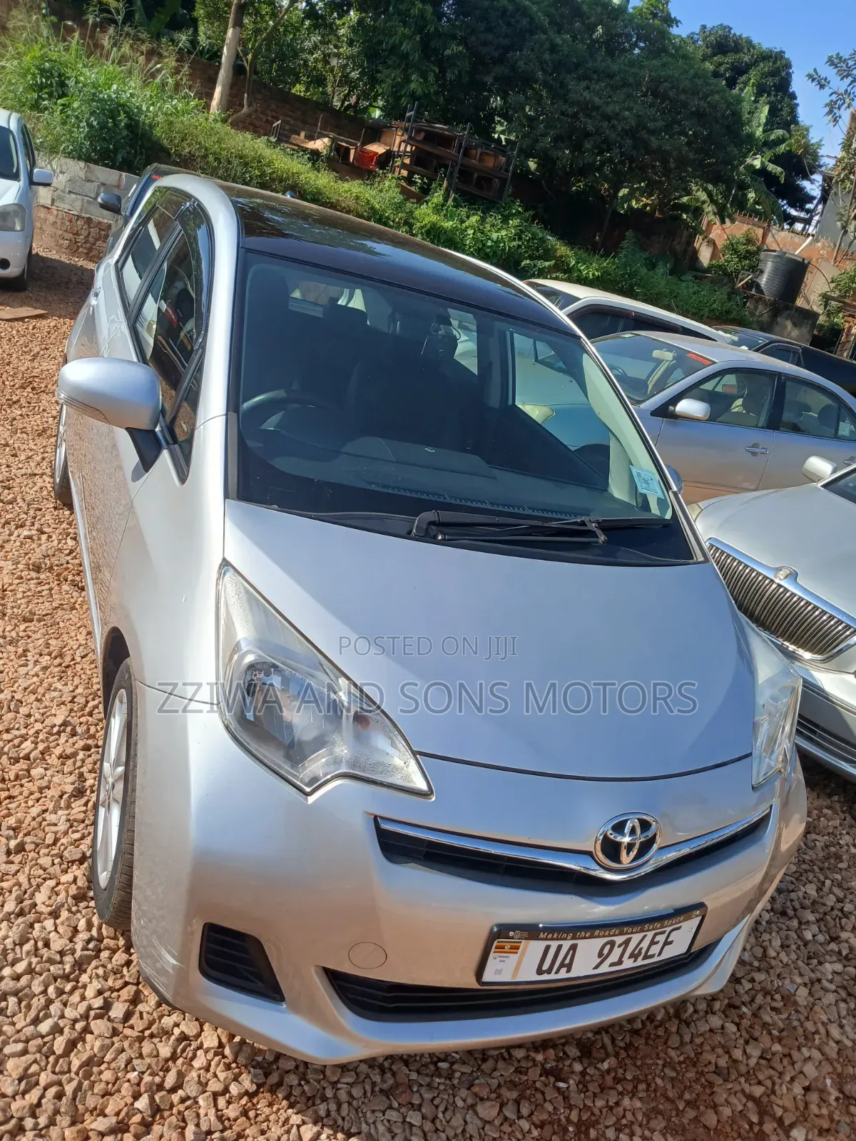 Toyota Ractis 2015 Silver