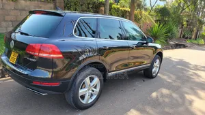 Volkswagen Touareg 2012 Black