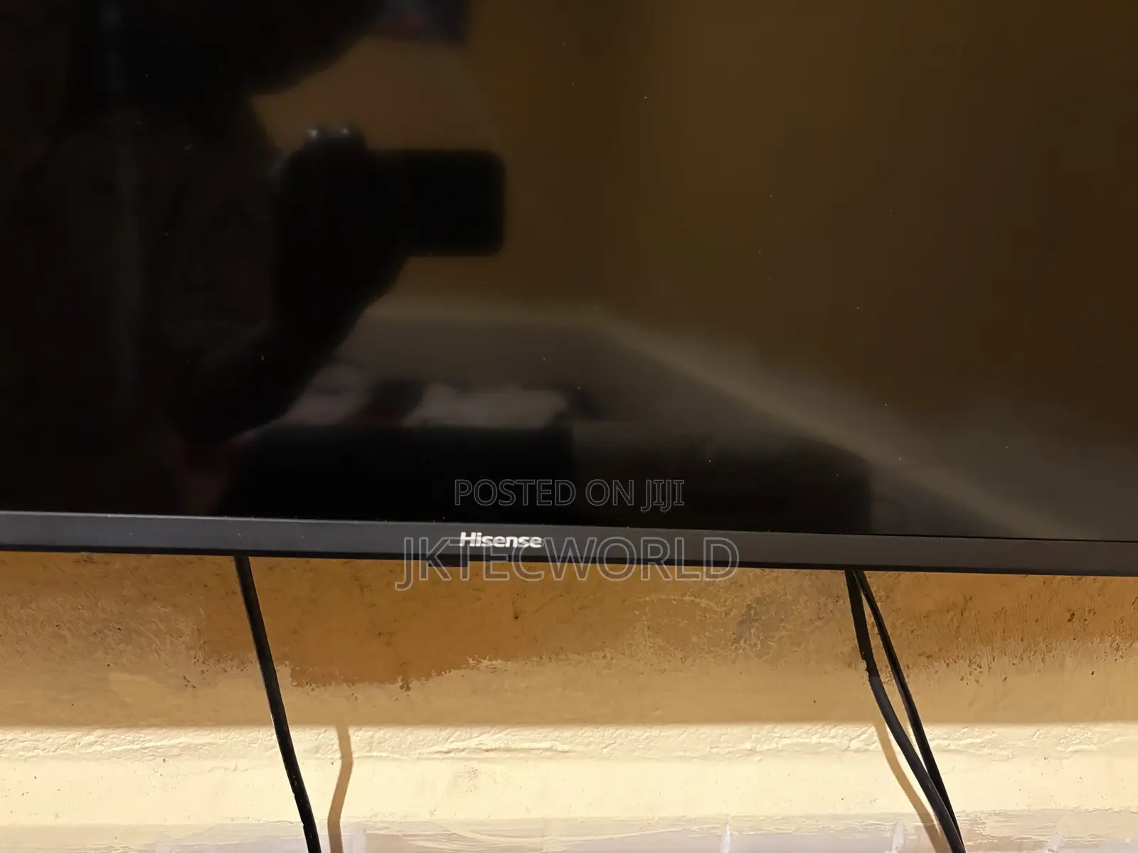 42 Inches Hisense Smart Tv