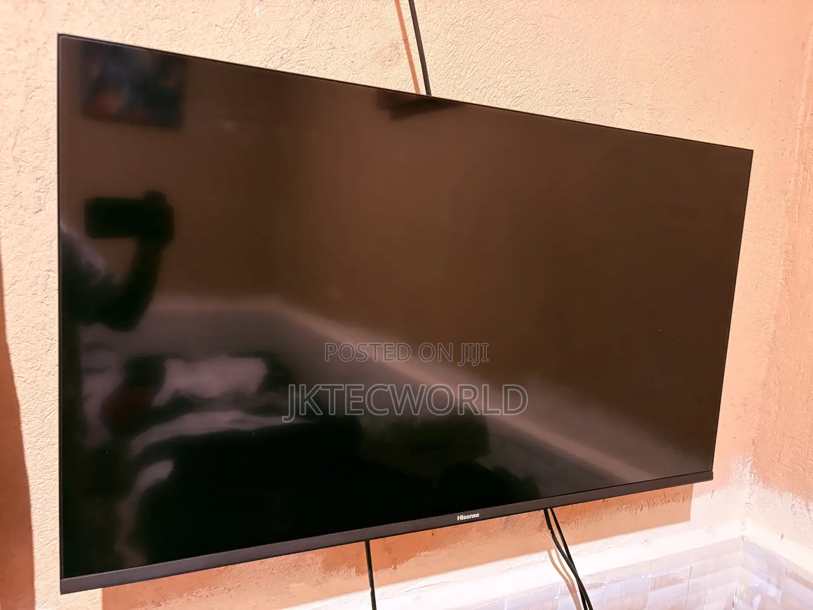 42 Inches Hisense Smart Tv