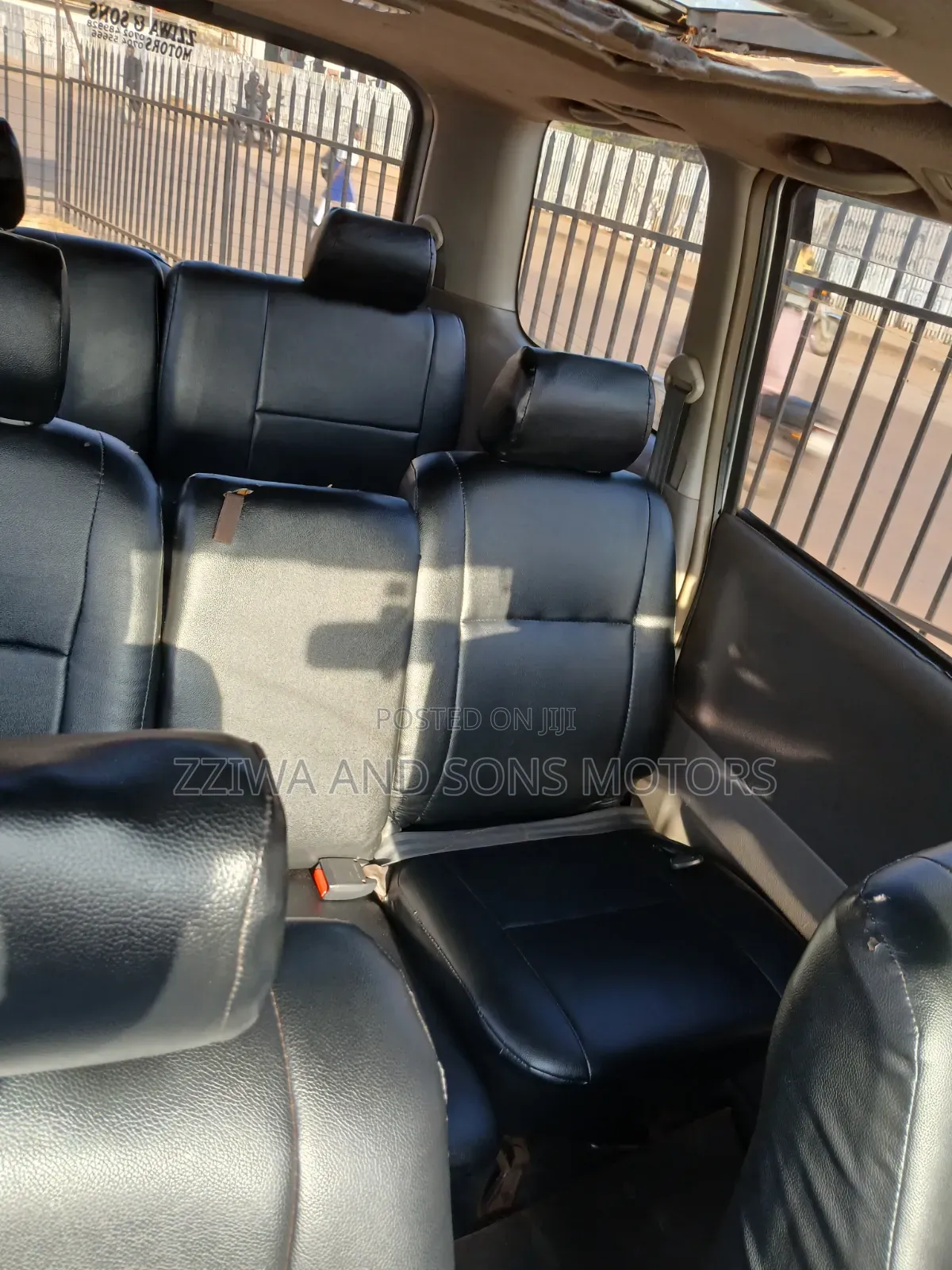 Toyota Noah 2003 Silver
