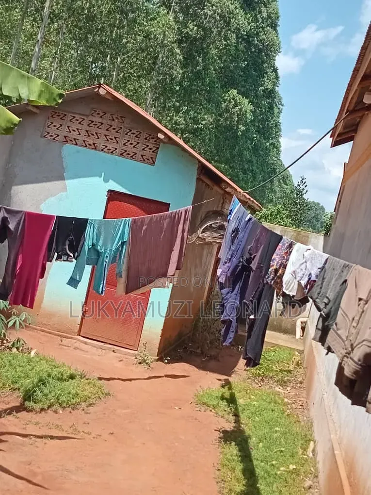 Furnished 8bdrm House in Namusenza Properties, Luwero TC for sale