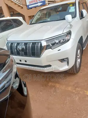 Toyota Land Cruiser Prado 2.7 2018 White