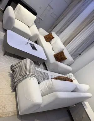 Beautiful Modern White Living Room Set in Excellent Condition!