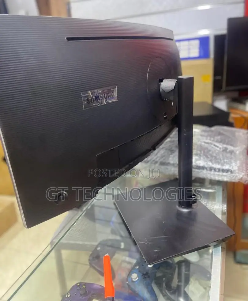 Samsung Curved Gaming Monitor / 4-Inch Ultrawide Display