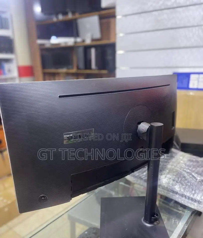 Samsung Curved Gaming Monitor / 4-Inch Ultrawide Display