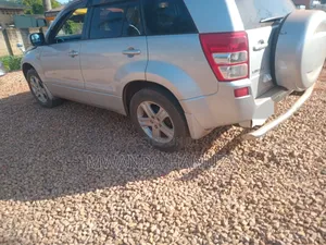 Suzuki Escudo 2010 Silver